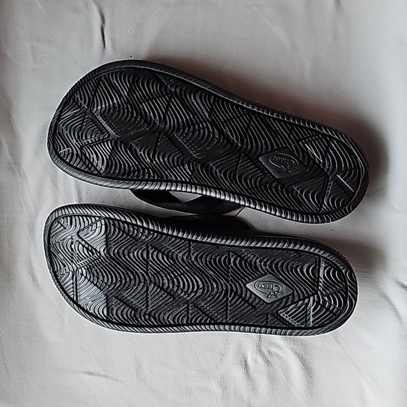 Women's Black Chacos sz 9 - Picture 2 of 3